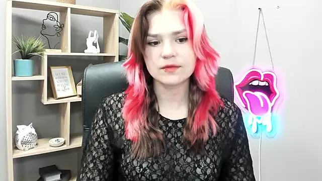 Snapshot of SweetLilyxo chatting on 06-08-26, 06:25 SweetLilyxo online show from 06-08-26, 06:25