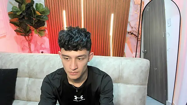 Snapshot of Patrick_Howland_ chatting on 02-14-26, 03:40 Patrick Howland online show from 02-14-26, 03:40