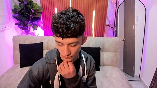 Snapshot of Patrick_Howland_ chatting on 02-07-26, 03:14 Patrick Howland online show from 02-07-26, 03:14