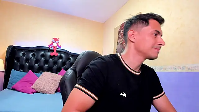 Mike Conors online show from 02-04-26, 01:33