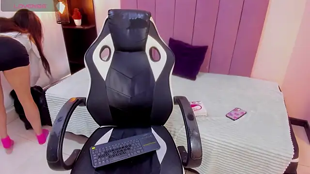 Snapshot of Raven_love chatting on 02-09-26, 10:08 Raven love online show from 02-09-26, 10:08