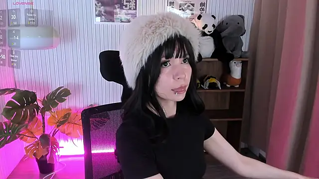 Laukyubey1 online show from 02-12-26, 08:41