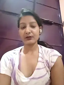 Snapshot of Ayesharani1 chatting on 04-14-26, 05:40 Ayesharani1 online show from 04-14-26, 05:40