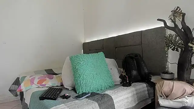 Zoel Amber20 online show from 04-12-26, 10:02