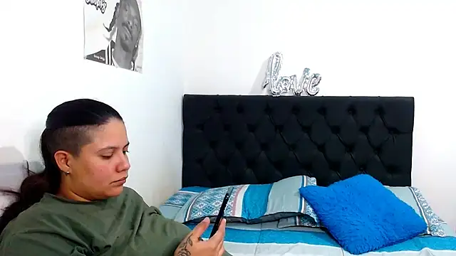 suzy paz online show from 04-12-26, 09:29