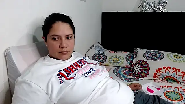 suzy paz online show from 03-09-26, 09:07