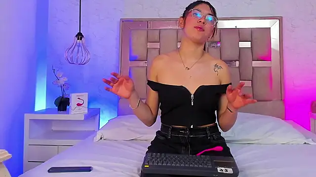 ChloeSteele online show from 02-12-26, 04:45