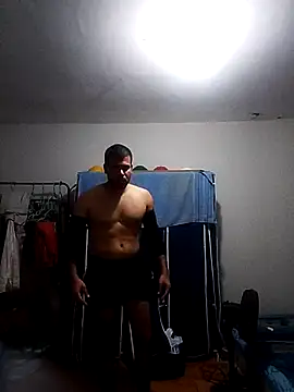 Snapshot of thom_1 chatting on 05-30-26, 06:42 thom 1 online show from 05-30-26, 06:42