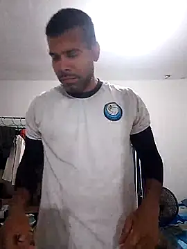 Snapshot of thom_1 chatting on 04-21-26, 04:52 thom 1 online show from 04-21-26, 04:52