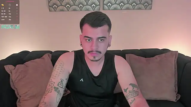 Snapshot of Chriss_Hunt chatting on 02-05-26, 01:12 Chriss Hunt online show from 02-05-26, 01:12