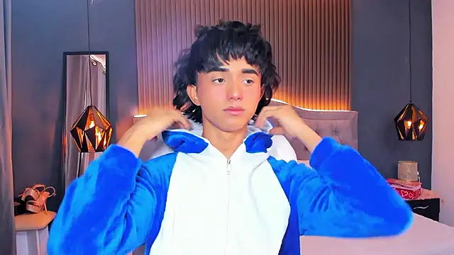 Noa 03 online show from 03-23-26, 06:19