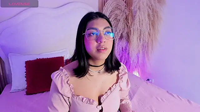 Snapshot of rebeca_taylor chatting on 02-17-26, 03:15 rebeca taylor online show from 02-17-26, 03:15