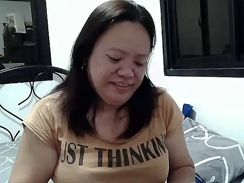 Snapshot of yummychubby29 chatting on 05-05-26, 12:41 yummychubby29 online show from 05-05-26, 12:41