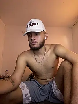 Snapshot of Sebolaz333 chatting on 02-19-26, 10:18 Sebolaz333 online show from 02-19-26, 10:18