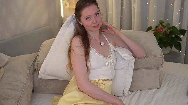 Snapshot of moan_elisa chatting on 05-16-26, 04:44 moan elisa online show from 05-16-26, 04:44