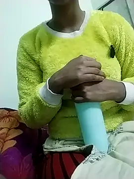 Snapshot of Kitti-Sharma chatting on 02-11-26, 04:23 Kitti-Sharma online show from 02-11-26, 04:23