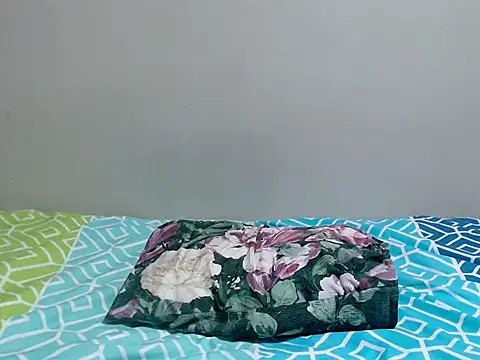 MzCoco online show from 02-17-26, 06:27