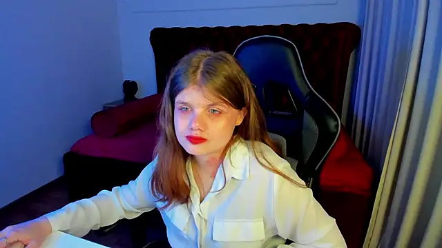 Snapshot of ChloeHalses chatting on 05-15-26, 05:11 ChloeHalses online show from 05-15-26, 05:11