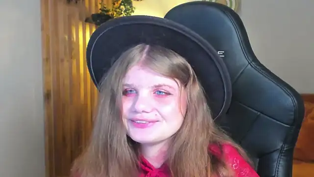 Snapshot of ChloeHalses chatting on 05-10-26, 05:04 ChloeHalses online show from 05-10-26, 05:04