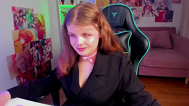Snapshot of ChloeHalses chatting on 06-04-26, 04:11 ChloeHalses online show from 06-04-26, 04:11