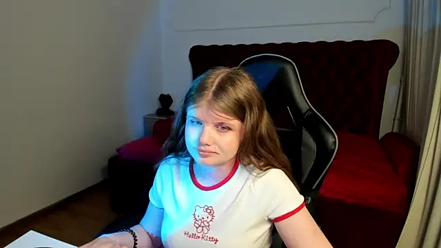 Snapshot of ChloeHalses chatting on 06-08-26, 01:28 ChloeHalses online show from 06-08-26, 01:28