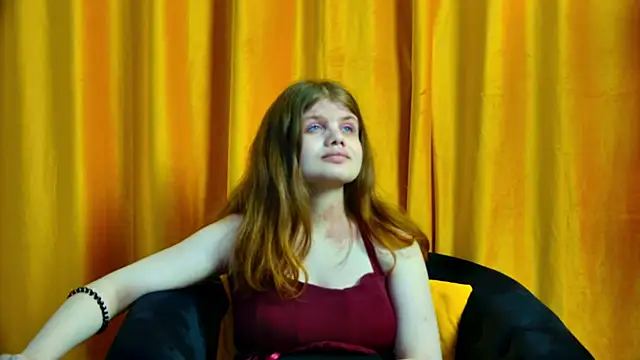 Snapshot of ChloeHalses chatting on 05-16-26, 05:12 ChloeHalses online show from 05-16-26, 05:12
