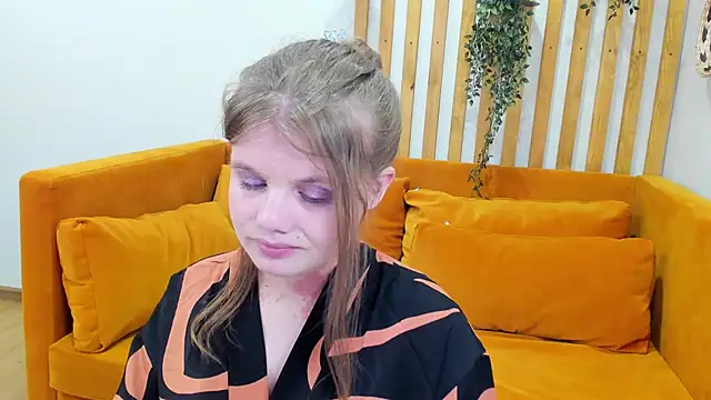 ChloeHalses online show from 06-19-26, 05:08