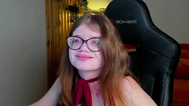 Snapshot of ChloeHalses chatting on 04-25-26, 05:10 ChloeHalses online show from 04-25-26, 05:10