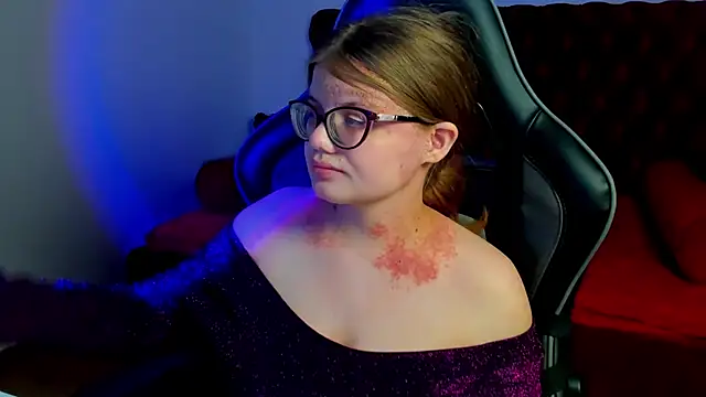 ChloeHalses online show from 03-30-26, 05:09