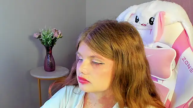 Snapshot of ChloeHalses chatting on 06-09-26, 07:04 ChloeHalses online show from 06-09-26, 07:04