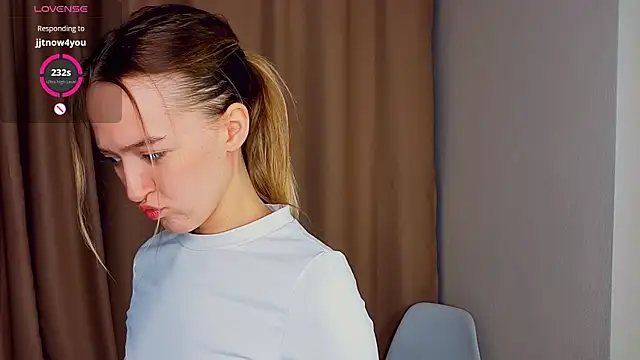 Snapshot of SupakuChan chatting on 02-14-26, 08:53 SupakuChan online show from 02-14-26, 08:53