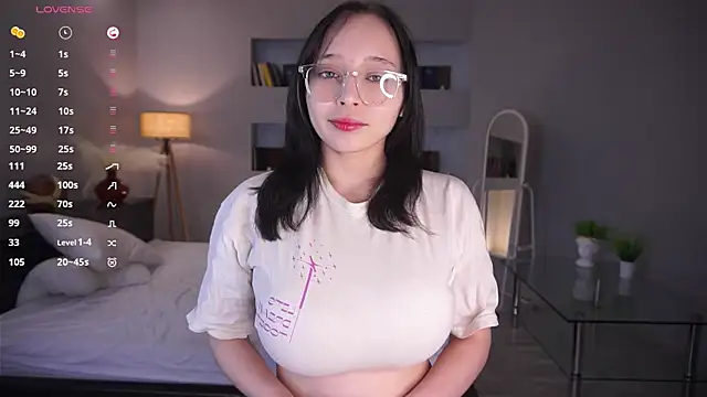 Snapshot of HannaHayles chatting on 02-20-26, 05:26 HannaHayles online show from 02-20-26, 05:26