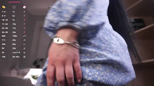 HannaHayles online show from 03-09-26, 05:38