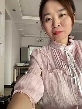 Snapshot of mm47865 chatting on 06-10-26, 02:57 mm47865 online show from 06-10-26, 02:57