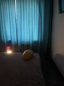 Snapshot of TwinkOliwer chatting on 02-11-26, 11:37 TwinkOliwer online show from 02-11-26, 11:37