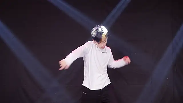 Snapshot of BTS-007 chatting on 02-23-26, 12:17 BTS-007 online show from 02-23-26, 12:17