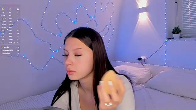 Snapshot of JennySilk chatting on 02-08-26, 08:01 JennySilk online show from 02-08-26, 08:01