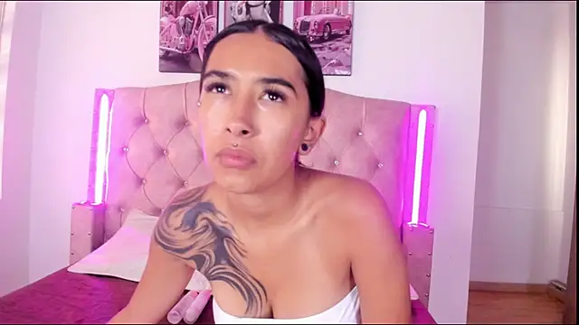 Snapshot of liittle__baby chatting on 02-27-26, 12:05 liittle baby online show from 02-27-26, 12:05