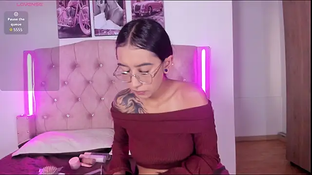 Snapshot of liittle__baby chatting on 02-26-26, 11:54 liittle baby online show from 02-26-26, 11:54