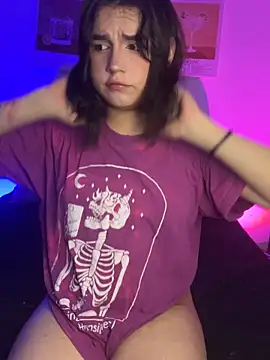 Daniellesins1 online show from 04-12-26, 06:49