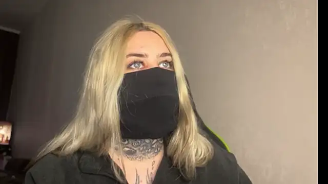 Snapshot of UnaXyling chatting on 02-05-26, 09:16 UnaXyling online show from 02-05-26, 09:16