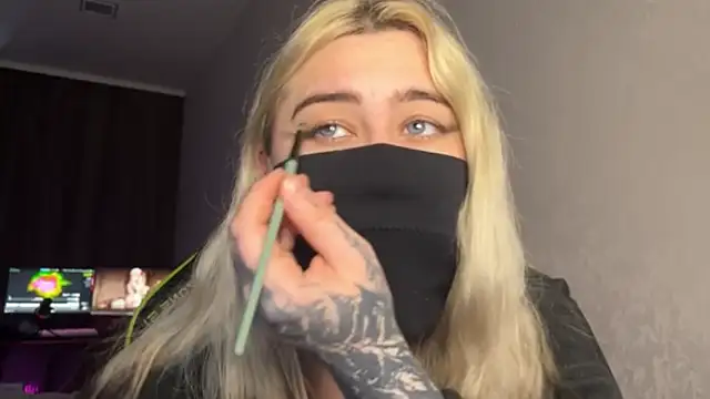 Snapshot of UnaXyling chatting on 02-07-26, 10:12 UnaXyling online show from 02-07-26, 10:12