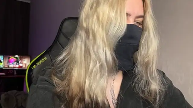 Snapshot of UnaXyling chatting on 02-08-26, 11:13 UnaXyling online show from 02-08-26, 11:13