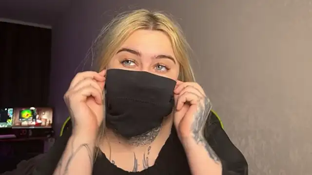 Snapshot of UnaXyling chatting on 02-08-26, 10:02 UnaXyling online show from 02-08-26, 10:02