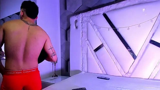 Snapshot of GoldenBoyM chatting on 02-06-26, 03:02 GoldenBoyM online show from 02-06-26, 03:02