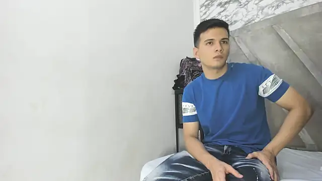 Snapshot of GoldenBoyM chatting on 02-04-26, 02:50 GoldenBoyM online show from 02-04-26, 02:50