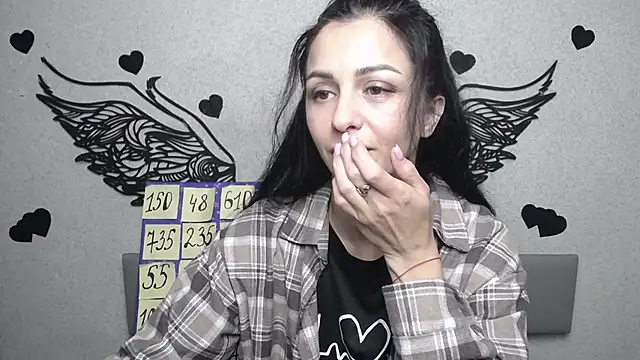 Snapshot of EvaClarkk chatting on 06-01-26, 05:07 EvaClarkk online show from 06-01-26, 05:07
