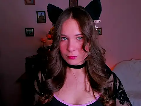 LanaLovely online show from 04-22-26, 06:53