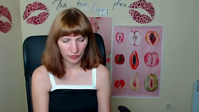 Snapshot of Rosalinda_ro chatting on 06-05-26, 06:13 Rosalinda ro online show from 06-05-26, 06:13