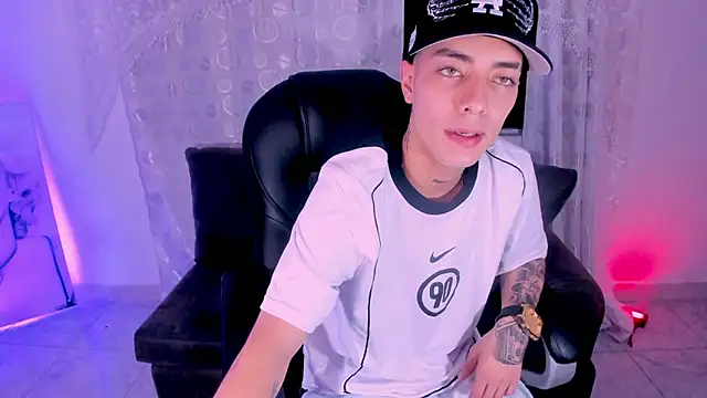 Dereck Boy  online show from 04-10-26, 04:30